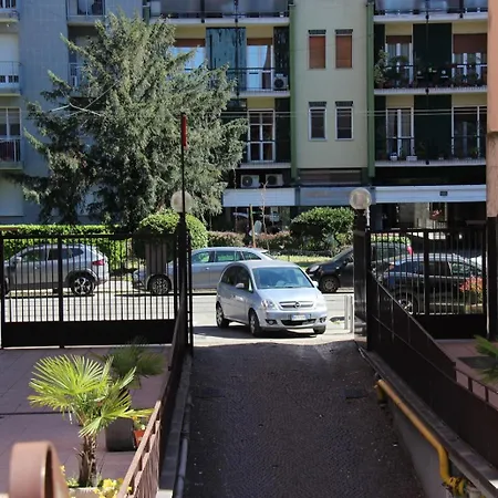 Ongi Etorri B&B- Ripamonti,Tram 24 Per Ieo, Policlinico, Fondazione Prada,Duomo 米兰